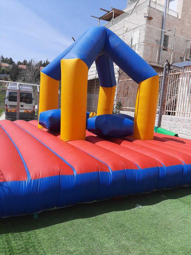 מתנפחים לנוער